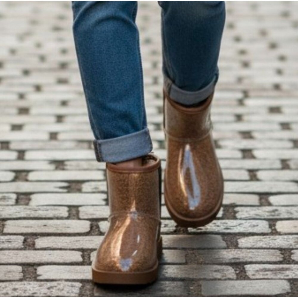 Clear Shearling-Lined Ankle Boots With Brown Trim & Rubber Sole For Women - Picture 4 of 11